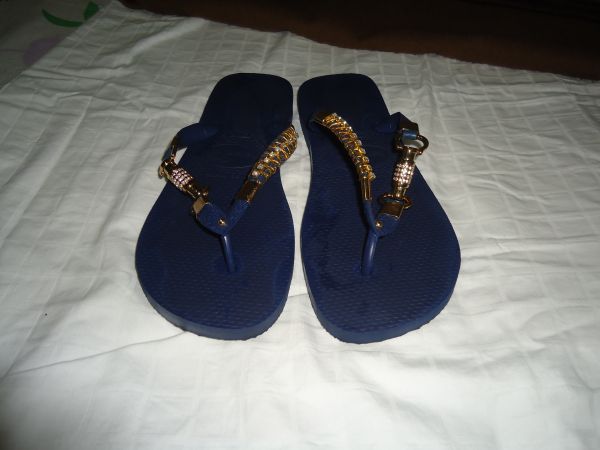 Havaianas com fivelas